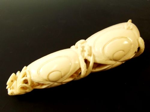 UNUSUAL CHINESE CARVED IVORY DOUBLE WORLD IN A CLAM C1900 - ADDITIONAL PHOTO 3