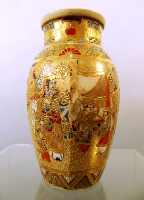 PAIR JAPANESE MEIJI PERIOD SATSUMA VASES - ADDITIONAL PHOTO 4