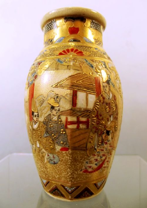 PAIR JAPANESE MEIJI PERIOD SATSUMA VASES - ADDITIONAL PHOTO 5