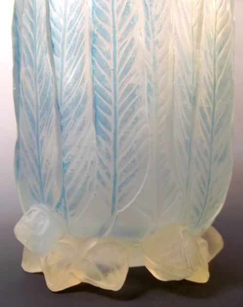 R LALIQUE EUCALYPTUS OPALESCENT GLASS VASE - ADDITIONAL PHOTO 3