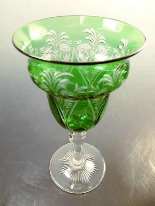 THOMAS WEBB INTAGLIO CUT OGEE SHAPED GREEN WINE GLASS C1890 - ADDITIONAL PHOTO 3