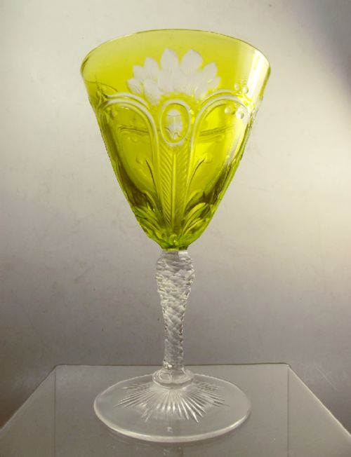 RARE THOMAS WEBB INTAGLIO CUT LIME GREEN ROCK CRYSTAL PEACOCK WINE GLASS - ADDITIONAL PHOTO 1