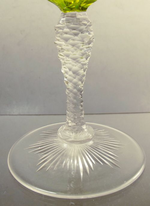 RARE THOMAS WEBB INTAGLIO CUT LIME GREEN ROCK CRYSTAL PEACOCK WINE GLASS - ADDITIONAL PHOTO 4