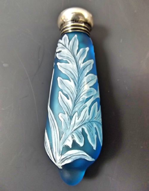thomas webb white over blue silver topped cameo glass scent bottle - CATEGORY: ANTIQUE SILVER - DATED 1880