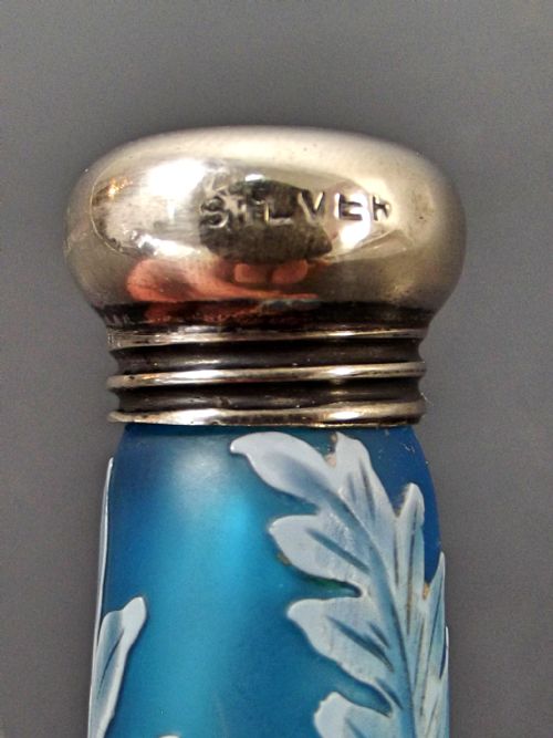THOMAS WEBB WHITE OVER BLUE SILVER TOPPED CAMEO GLASS SCENT BOTTLE - ADDITIONAL PHOTO 4