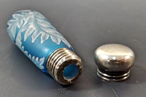 THOMAS WEBB WHITE OVER BLUE SILVER TOPPED CAMEO GLASS SCENT BOTTLE - ADDITIONAL PHOTO 5