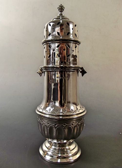 large hallmarked silver sugar caster 1908 - CATEGORY: ANTIQUE SILVER - DATED 1900