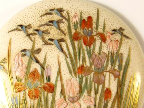 JAPANESE SATSUMA EARTHENWARE HAND PAINTED BROOCH MEIJI PERIOD - ADDITIONAL PHOTO 1