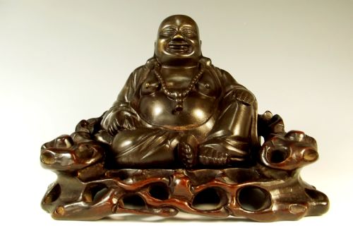 19TH C CHINESE BRONZE BUDDHA IN HARDWOOD STAND - ADDITIONAL PHOTO 1