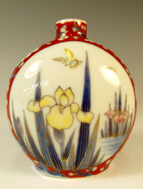 japanese meiji period fukagawa porcelain vase - CATEGORY: ANTIQUE VASES - DATED 1900