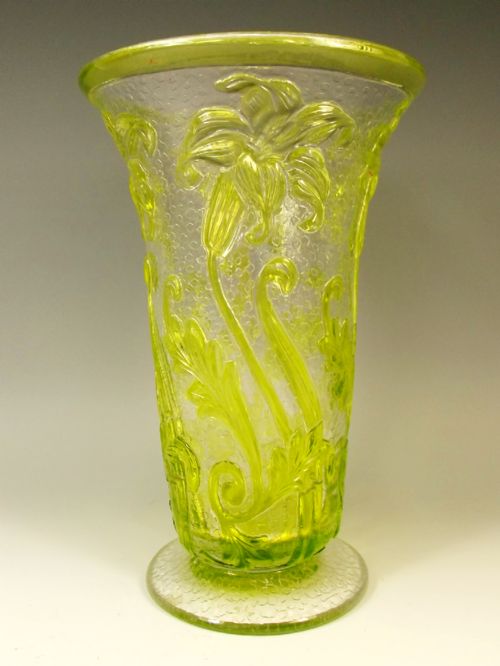 art deco thomas webb fleur cameo glass vase - CATEGORY: ANTIQUE GLASS - DATED 1920