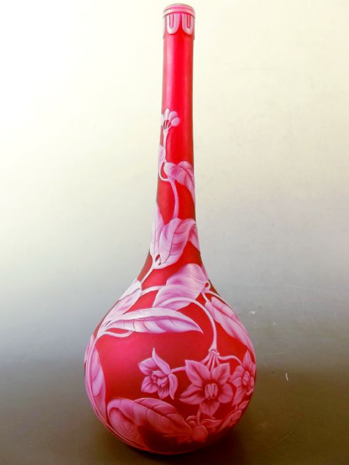 thomas webb white on red cameo glass vase c1890 - CATEGORY: ANTIQUE GLASS - DATED 1890