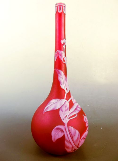 THOMAS WEBB WHITE ON RED CAMEO GLASS VASE C1890 - ADDITIONAL PHOTO 2