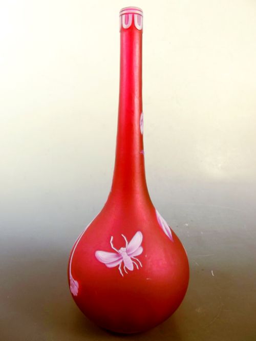 THOMAS WEBB WHITE ON RED CAMEO GLASS VASE C1890 - ADDITIONAL PHOTO 3