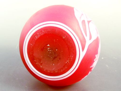THOMAS WEBB WHITE ON RED CAMEO GLASS VASE C1890 - ADDITIONAL PHOTO 5
