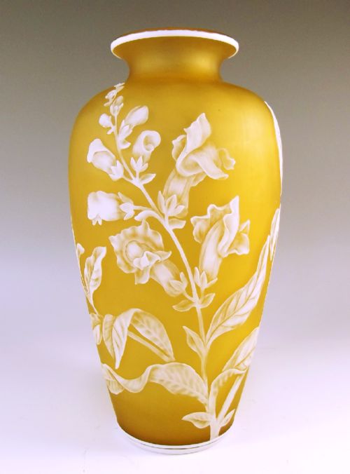 VICTORIAN STEVENS AND WILLIAMS CAMEO GLASS VASE FOXGLOVE AND BEETLE - ADDITIONAL PHOTO 1