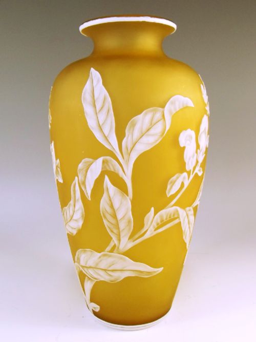 VICTORIAN STEVENS AND WILLIAMS CAMEO GLASS VASE FOXGLOVE AND BEETLE - ADDITIONAL PHOTO 3