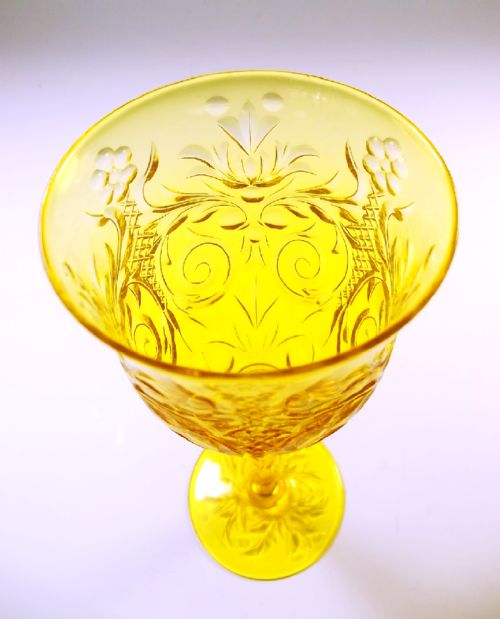 STEVENS AND WILLIAMS AMBER URANIUM INTAGLIO CUT WINE GLASS C1890 - ADDITIONAL PHOTO 3