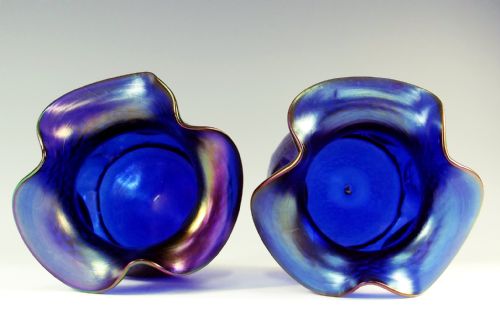 PAIR KRALIK ELECTRIC BLUE IRRIDESCENT GLASS VASES - ADDITIONAL PHOTO 3