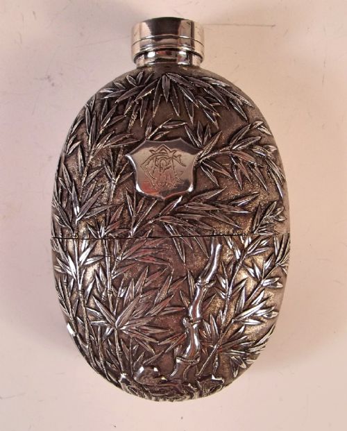 FINE CHINESE SILVER HIP FLASK AND CUP C1890 - ADDITIONAL PHOTO 1
