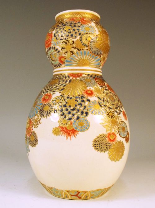 JAPANESE MEIJI PERIOD IMPERIAL SATSUMA GOURD VASE - ADDITIONAL PHOTO 1