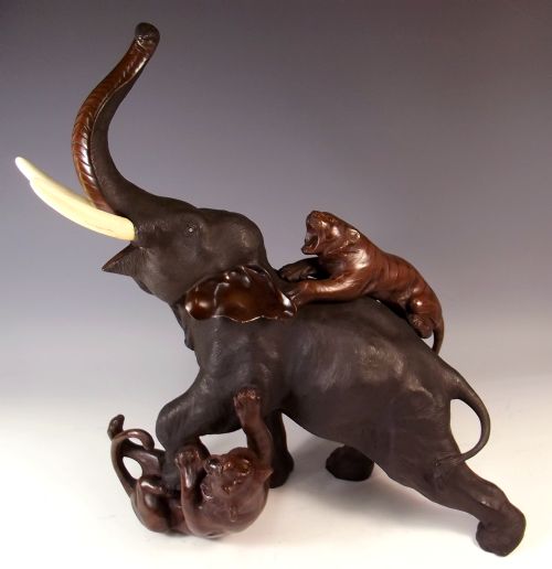 LARGE JAPANESE MEIJI PERIOD BRONZE ELEPHANT TIGER GROUP OKIMONO - ADDITIONAL PHOTO 1