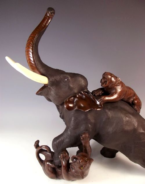 LARGE JAPANESE MEIJI PERIOD BRONZE ELEPHANT TIGER GROUP OKIMONO - ADDITIONAL PHOTO 2