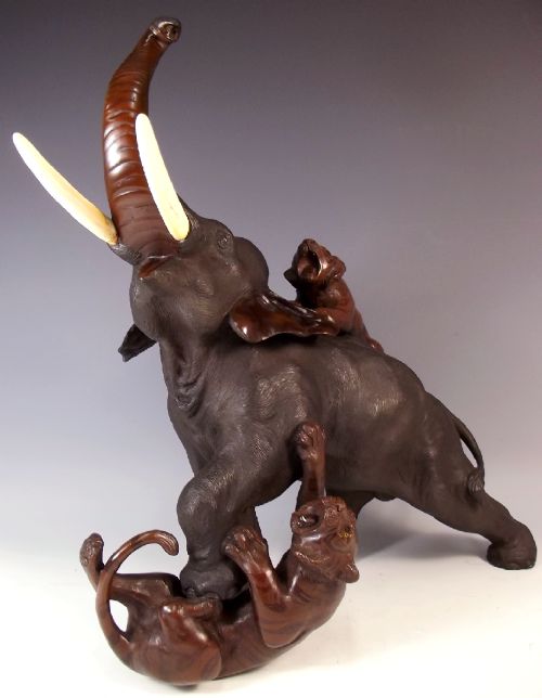 LARGE JAPANESE MEIJI PERIOD BRONZE ELEPHANT TIGER GROUP OKIMONO - ADDITIONAL PHOTO 4