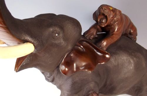 LARGE JAPANESE MEIJI PERIOD BRONZE ELEPHANT TIGER GROUP OKIMONO - ADDITIONAL PHOTO 6