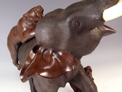 LARGE JAPANESE MEIJI PERIOD BRONZE ELEPHANT TIGER GROUP OKIMONO - ADDITIONAL PHOTO 8