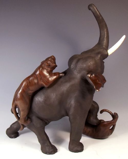 LARGE JAPANESE MEIJI PERIOD BRONZE ELEPHANT TIGER GROUP OKIMONO - ADDITIONAL PHOTO 10