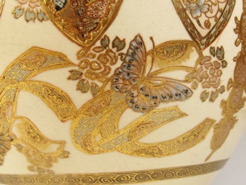 LARGE JAPANESE MEIJI PERIOD SATSUMA SNOW SCENE VASE - ADDITIONAL PHOTO 2