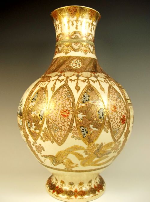 LARGE JAPANESE MEIJI PERIOD SATSUMA SNOW SCENE VASE - ADDITIONAL PHOTO 4