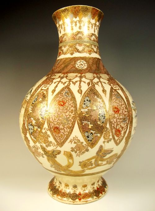 LARGE JAPANESE MEIJI PERIOD SATSUMA SNOW SCENE VASE - ADDITIONAL PHOTO 5