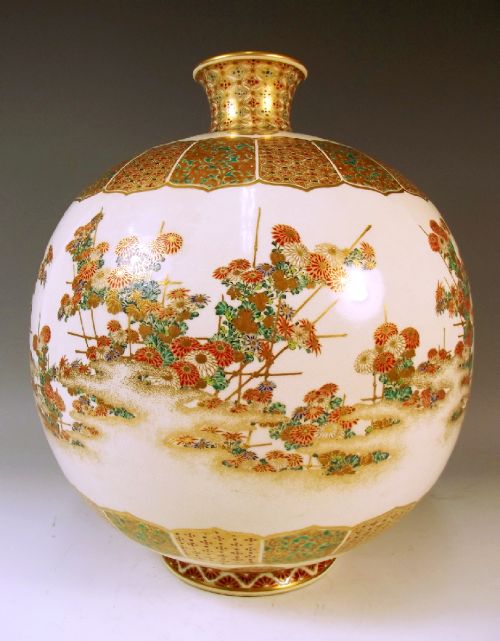 LARGE JAPANESE MEIJI PERIOD SATSUMA VASE BY TAIZAN - ADDITIONAL PHOTO 1