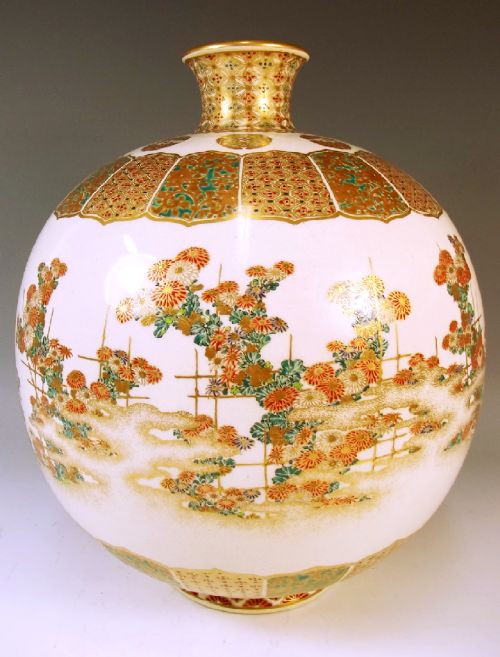 LARGE JAPANESE MEIJI PERIOD SATSUMA VASE BY TAIZAN - ADDITIONAL PHOTO 5