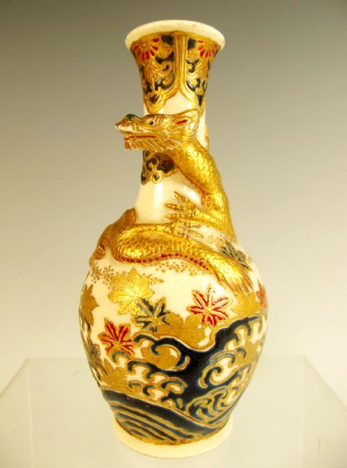 japanese meiji period imperial satsuma dragon vase - CATEGORY: ANTIQUE VASES - DATED 1900