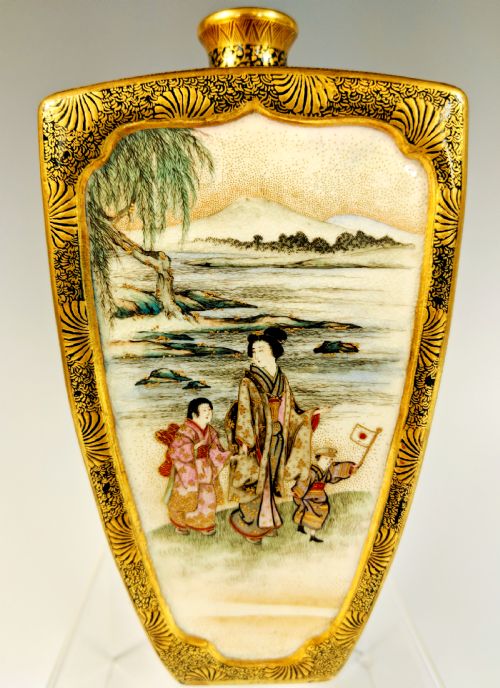 JAPANESE MEIJI PERIOD SATSUMA VASE WITH TEAL GROUND BY SHUZAN - ADDITIONAL PHOTO 4