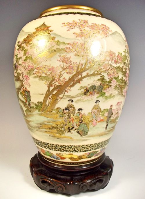 JAPANESE MEIJI PERIOD SATSUMA POTTERY VASE ON STAND - ADDITIONAL PHOTO 3