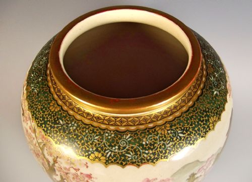 JAPANESE MEIJI PERIOD SATSUMA POTTERY VASE ON STAND - ADDITIONAL PHOTO 4