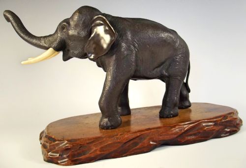 JAPANESE MEIJI PERIOD BRONZE ELEPHANT OKIMONO ON STAND - ADDITIONAL PHOTO 3