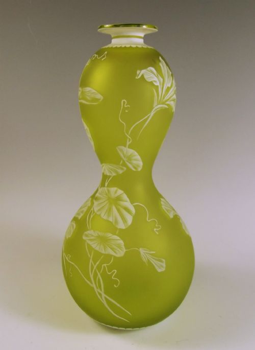 VICTORIAN STOURBRIDGE THOMAS WEBB GOURD CAMEO GLASS VASE - ADDITIONAL PHOTO 1