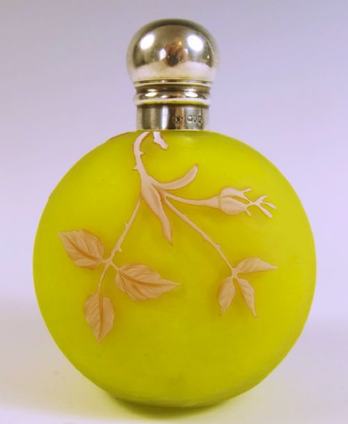 VICTORIAN THOMAS WEBB 3 COLOUR CAMEO GLASS SILVER TOPPED PERFUME BOTTLE - ADDITIONAL PHOTO 3