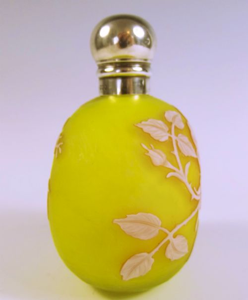 VICTORIAN THOMAS WEBB 3 COLOUR CAMEO GLASS SILVER TOPPED PERFUME BOTTLE - ADDITIONAL PHOTO 4
