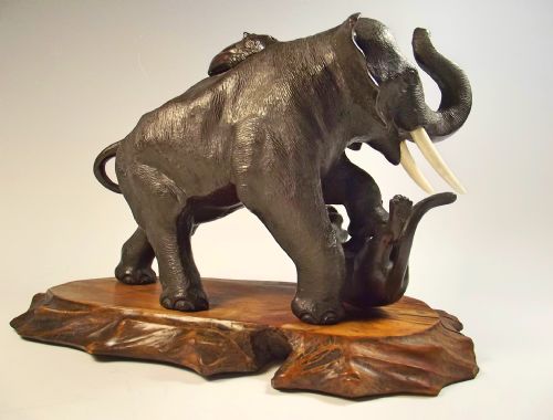 JAPANESE MEIJI PERIOD BRONZE ELEPHANT AND TIGER OKIMONO - ADDITIONAL PHOTO 2