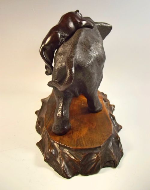 JAPANESE MEIJI PERIOD BRONZE ELEPHANT AND TIGER OKIMONO - ADDITIONAL PHOTO 3