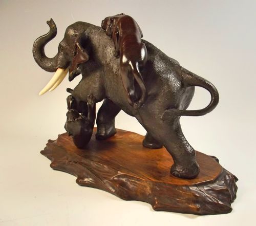 JAPANESE MEIJI PERIOD BRONZE ELEPHANT AND TIGER OKIMONO - ADDITIONAL PHOTO 6