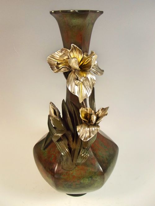 JAPANESE MEIJI PERIOD BRONZE IRIS VASE - ADDITIONAL PHOTO 1