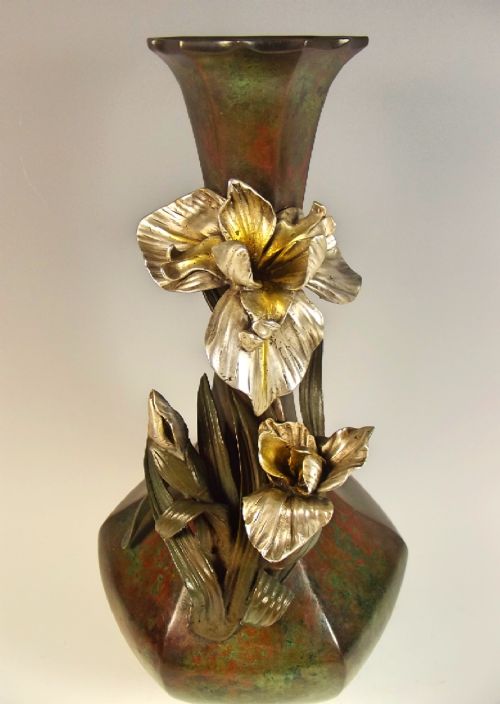 JAPANESE MEIJI PERIOD BRONZE IRIS VASE - ADDITIONAL PHOTO 5