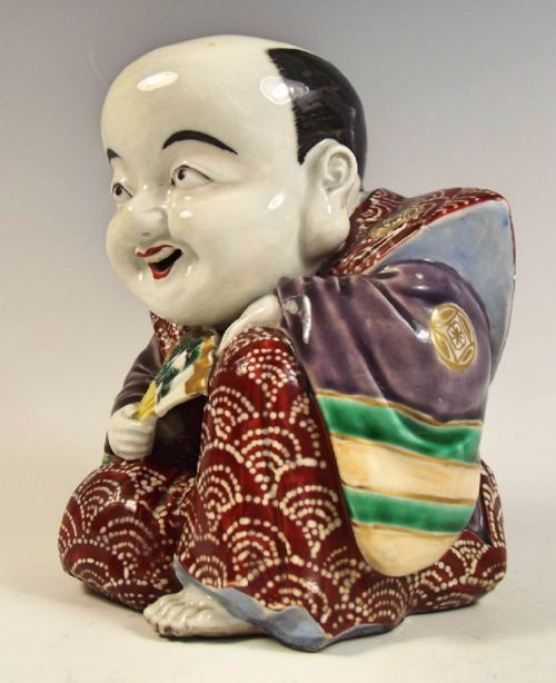 JAPANESE MEIJI PERIOD KUTANI PORCELAIN MAN WITH FAN - ADDITIONAL PHOTO 1